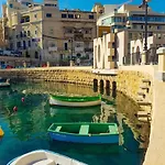 Ewa - 3-bedrooms Near Sliema - St Julians Seafront Apartment Gzira