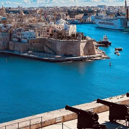 San Albert - 3-Bedrooms Apt Near Sliema - St Julians Seafront