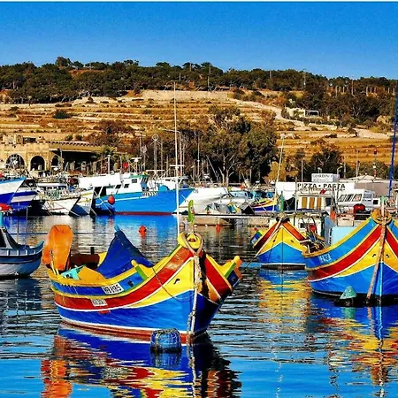 Ewa - 3-bedrooms Near Sliema - St Julians Seafront